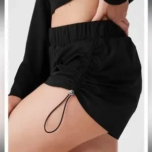 フィットネスボトムス [Alo Yoga] Cinch It Up Short ALO Yoga Cinch It Up Short in Black | eBay